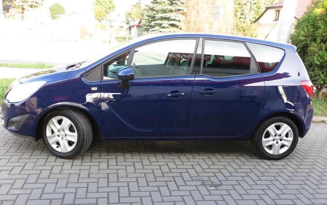 Opel Meriva cena 19900 przebieg: 140000, rok produkcji 2011 z Pruszków małe 466
